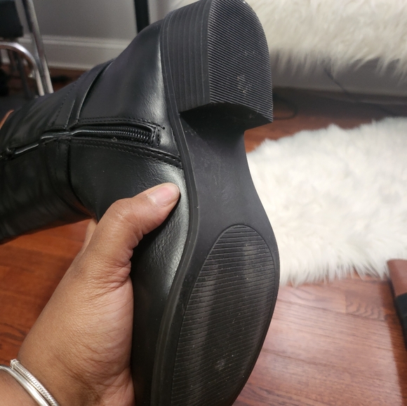 Boots - Picture 5 of 6